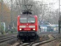 143 298-8 kommt als S6 in Oberbilk eingefahren und fährt danach weiter nach Essen HBF.

Oberbilk 15.11.2014