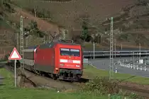 DB Fernverkehr 101 012 befindet sich am 27.12.13 in Oberwesel mit dem EC 9 auf der Fahrt von HH-Altona nach Zürich HB. 