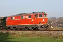 NLB 2143 070-7 am 23.November 2014 mit dem SR 17918 in Haugsdorf.