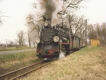 Schon l�ngst Vergangenheit.Eine Px48 mit einem GmP auf der 750mm Schmalspurstrecke Opalenica-Nowy Tomysl im M�rz 1991.Die Strecke 
wurde im gleichen Jahr eingestellt.(Archiv P.Walter)