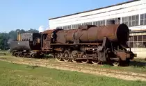 Obwohl in Bukinje im Sommer 2005 noch Dampfloks ausgebessert wurden, dürfte diese 33 nur noch als Ersatzteilspender gedient haben