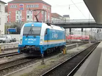 Mein 400. Bild auf BB ist die 183 004 von ALEX. Sie stand am 28.11 im Regensburger HBF und wartet auf ihre Aufgabe.

Regensburg 28.11.2014