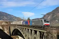Am 29.11.2014 brachten die 186.288 und 482.045  Heidi  den TEC 41857 in den Süden.
Anbei Gruß an den Tf und Danke für's tolle Makro ;).