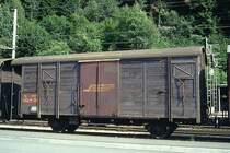 RhB - Gb 5907 am 25.06.1994 in Reichenau - Gedeckter G�terwagen 2-achsig mit 1 offenen Plattform - Baujahr 1931 - SWS - Gewicht 7,83t - Zuladung 15,00t - L�P 8,50m - zul�ssige Geschwindigkeit Aufkleber 70 km/h - �2=20.11.01990 - Lebenslauf: ex K� 5707 - 1950 K� 5907 - 1969 Gb 5907 - 09/1996 Abbruch - Hinweis: gescanntes Dia.
