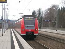 425 237/737 bei der Einfahrt von Hochspeyer am 30.12.2006.
