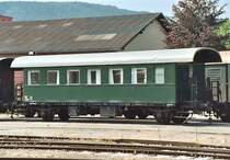 zweisachsiger Oldtimer-Personenwaggon der Graz-K�flacher-Bahn