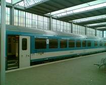 zu sehen ist hier ein speisewagen der mav (ungarn) in m�nchen hbf . gesehen 01.12.2006