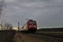 Am 06.01.2014 bespannte die Hamburger 101 134-5 den EC 9 (Hamburg-Altona - Zürich HB), als sie nördlich vom Müllheim (Baden) an die Schweizer Grenze entgegen fuhr.