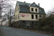 Das ehemalige St�ckgutgeb�ude am Remscheider HBF. Bald soll hier ein modernes Einkaufzentrum entstehen. Die G�terhallen die an das Geb�ude angrenzen werden zurzeit abgerissen.