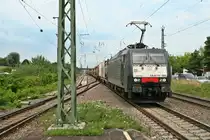 ES 64 F4-083 mit einem KLV-Zug auf dem Weg in Richtung Italien am Nachmittag des 23.07.14 in M�llheim (Baden).