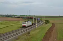 185 638-4 mit einem Containerzug am 18.09.2014 zwischen Herrnberchtheim und Uffenheim