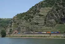 SBB 482 xxx mit DGS 40247 (Antwerpen–Gallarate) am 12.07.2011 beim Verlassen des Rosssteintunnels zwischen Loreley und Kaub