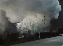 Kleine Verfolgungsszene II. 

Das Zugende des EFZ-Weihnachtsmarktzuges ist schon zu sehen. Neckartal, Dezember 2014.