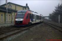 Seit zwei Jahren f�hrt die AKN auf der Strecke Heide-B�sum, daf�r hat sie sich neue Lint41 bestellt. Einer davon verl�sst im M�rz 2003 Heide.  