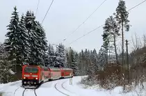 Am letzten Tag des Jahres 2014 fährt 143 806-5 in Aha ein