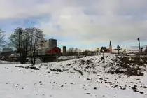 Ein abgeschnittener Zug ist ja nicht mein Stil , darum Auflage 2 des gestern aufgenommenem Bildes mit DH1500.6 als Nachschiebetriebfahrzeug für den Perlkieszug gezogen von DH 1700.2 am 5.01.2015 bei Groß Sankt Florian.