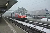 Die neuste Werbelok der SBB; Re 460 048-2  RailAway  mit einem 6-Wagen IC 2000 als Ersatz IR 2113 in Solothurn. Planmssig verkehren keine Doppelstockzge mehr zwischen Biel und Zrich, 06.01.2015.