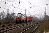 232 105-7 DB Schenker Rail Deutschland AG mit einem DB Netz Notfalltechnikzug in Saarmund und fuhr weiter in Richtung Michendorf. 06.01.2015