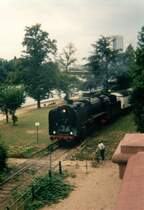 01 118 der Historischen Eisenbahn Frankfurt beim Jubil�um 125 Jahre Frankfurter Hafenbahn mit einem Sonderzug in der N�he des Eisernen Stegs.