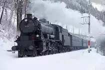 33.132 mit Sonderzug bei Spital am Semmering am 6.01.2015.