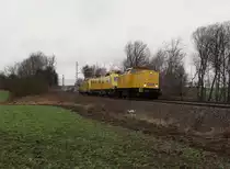 Bahnbau 203 312 mit zwei 711er fährt am 09.01.15 durch die Schöpsdrehe bei Plauen/V.