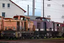 Ausgeschlachtete V60 Ost und dahinter die ehemalige 202 299 im BW Nordhausen 09.01.2015. Vom Werkstor aus aus.