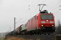 185 144-3 DB Schenker und 247 007-8 bei Reundorf am 08.01.2015.