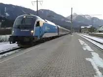 In der Regel nur zwischen Graz und Praha anzutreffen, war 1216 236 mit einer Ersatzgarnitur f�r railjet 632 (Lienz - Wien Hbf) in Drautal unterwegs. Hier beim Halt im Bahnhof Greifenburg-Wei�ensee am 7.1.2015