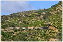 Güterzug mit 442.59 bei Nefasit. (05.12.2014)