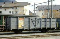 RhB - Fb 8502 am 20.10.2000 in Samedan - Hochbordwagen mit Stahlaufbau 2-achsig mit 1 offenen Plattform - Baujahr 1913 - bernahme 04.03.1977 - Rast/RhB - Gewicht 8,32t - Zuladung 15,00t - LP 8,89m - zulssige Geschwindigkeit 60/B km/h - 2=29.07.1993 - Lebenslauf: Ug ex L 6668 - 1969 E 6668 - 04.03.1977 Fb 8502 - 2003 E 8502 - Hinweis: gescanntes Dia
