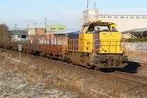 MaK G1700 mit Gterzug fhrt durch Bobitz Richtung Bad Kleinen. 01/2007