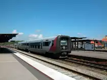 Regionstog - Lollandsbanen: Ein Triebzug des Typs IC2 (FS 1146 + MF 1046; Adtranz Randers (früher Scandia) 1997) steht am 8. Juni 2012 im Bahnhof Nykøbing Falster. - Züge dieser Baureihe bedienen die Bahnstrecke zwischen Nykøbing Falster und Nakskov (50 km).