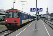 Heute kamen innerhalb von 3 Stunden gleich zwei 10 teilige EWI Pendel nach Konstanz, im Bild ist der BDt EWII 50 85 82-33 929-9 an der Spitze des Dispo Z�rich als IR 72123/2128, 19.01.2015.