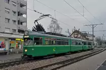 Doppeltraktion mit den Düwag 651 und 642 auf der Linie 14 an der Endstation in Pratteln. Düwag Doppeltraktionen sind nicht mehr oft zu sehen. Am 19.01.2015, als diese Aufnahme entstand, waren es aber gleich drei Doppeltraktionen.