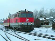 2043 032-8 zieht R5991 Richtung Neumarkt/Kallham; hier bei der Ausfahrt Bhf. RIED i.I. 2007-01-26