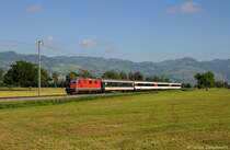 Re4/4'' 11116 mit RE3807 am 18.05.2013 bei Oberriet