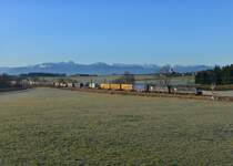 189 997 + 182 510 mit einem KLV am 25.02.2014 bei Haus. 