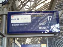 hier ein zuganzeiger am dresdener hauptbahnhof der angezeigte ec 178  aus prag hatte nicht 60 min wie angegeben sondern satte 90 min versptung .berlin berlin gibts auch nicht sonder der ec fuhr nach berlin gesundbrunn . 26.01.07