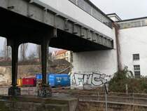 Die Brcke im Ostkreuz noch einmal aus einer anderen Perspektive. Blickrichtung: Norden, Fotostandpunkt: Bahnsteig der S3. 21.1.2007