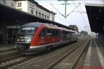 Im Fr�hjahr 2002 steht ein Desiro (BR 642) in Ludwigslust.
Kurz zuvor ist er aus Hagenow Land gekommen.