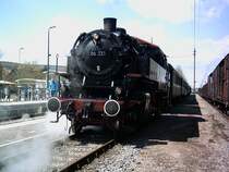 86 333 kommt mit dem Planzug im Bhf. Zollhaus-Blumberg an. 30.04.2006.