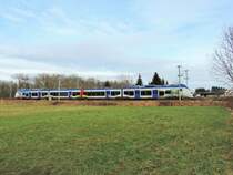 Mommenheim 31/01/2015 : der Regiolis B 83547M von der Seite aufgenommen...