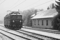 1041.15 der ARGE 1041 am 30.Jänner 2015 bei dichtem Schneefall in Hainburg a.d. Donau Kulturfabrik.