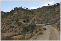 Bahntrassee mit Tunnel 31 Richtung Andenna. (02.12.2014)