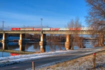REX 2511 ist von Bratislava Hbf. nach Wien Hbf. über die neue Donau in Wien unterwegs. Die Aufnahme entstand am 27.12.2014.