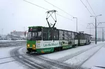 Polen / Straßenbahn Posen: Konstal 105Na - Wagen 246 aufgenommen im Januar 2015 an der Haltestelle  Szwedzka  in Posen.