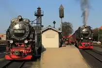 99 7237-3 (Baujahr: 1955) der Harzer Schmalspurbahn GmbH (HSB) mit Lokzalzug 8939 Wernigerode-Brocken neben der 99 7247-2 (Baujahr: 1957) der Harzer Schmalspurbahn GmbH (HSB) auf Bahnhof Wernigerode am 3-10-2014.
