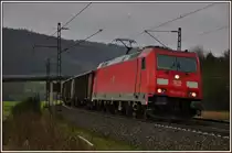 185 380-3 ist am 28.01.15 mit einen kurzen Eaos-Zug bei Hermannspiegel unterwegs.