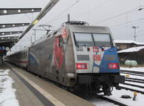 101 060-2 mit IC 2373 von Stralsund nach Karlsruhe Hbf bei der Ausfahrt im Rostocker Hbf.07.02.2015