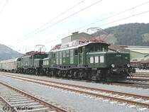 Sonderzug des Verein 1020 042-6 bei einem Zwischenhalt mit den 
beiden 1020 am 07.06.03.Die Zuggarnitur besteht aus ex.SNCF INOX 
Wagen des ehemaligen franz�sischen Luxuszuges  Mistral 